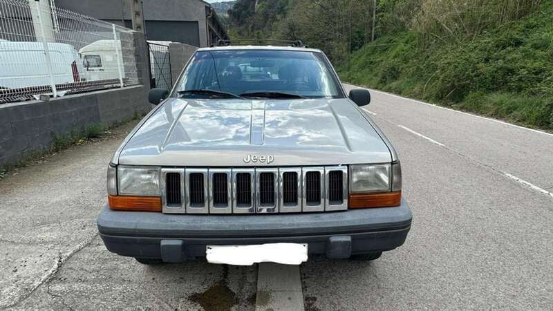 Usado Jeep Grand Cherokee Laredo 185 CV (136 kW) 1993 Gris SUV