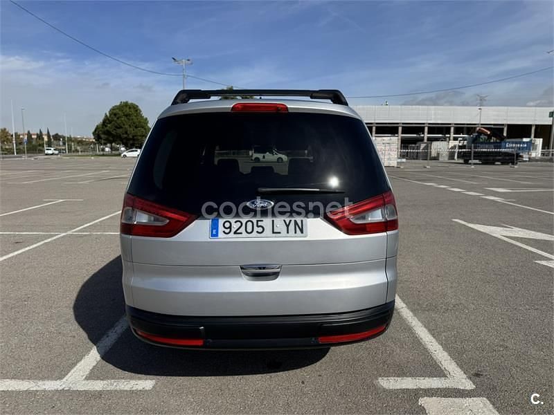 Usado Ford Galaxy Titanium 163 CV (119 kW) 2013 Gris / plata Monovolumen