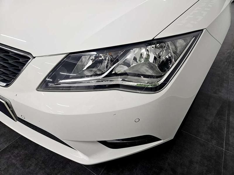 Usado Seat Leon ST Style 150 CV (110 kW) 2016 Blanco Familiar