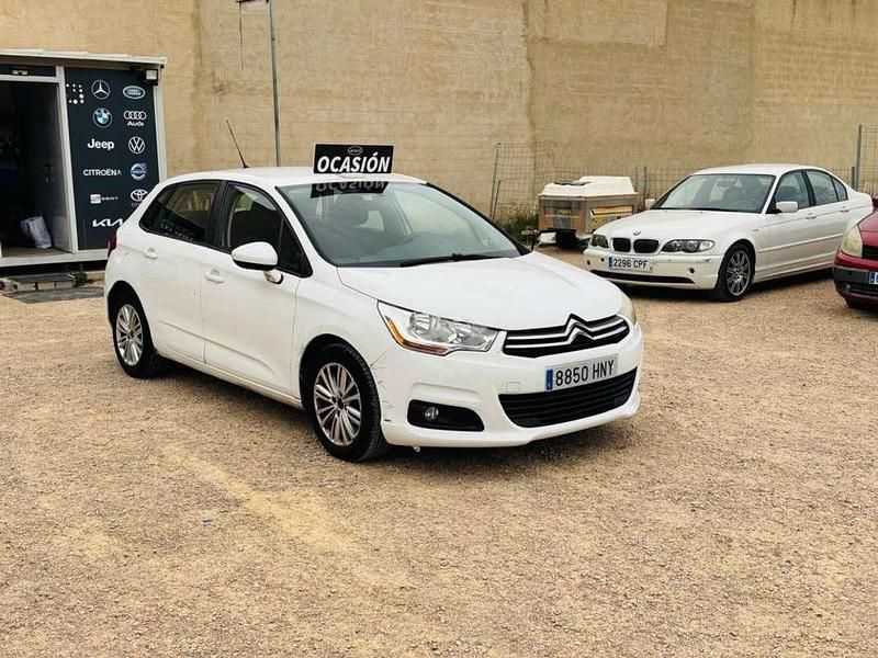 Używany Citroën C4 Seduction 114 KM (83 kW) 2013 Biały Hatchback