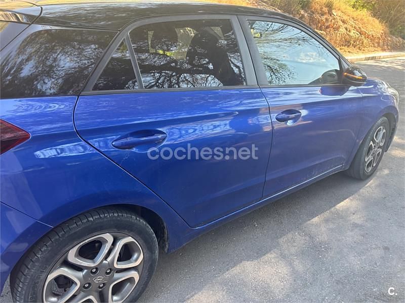 Usado Hyundai i20 100 CV (73 kW) 2020 Azul Berlina