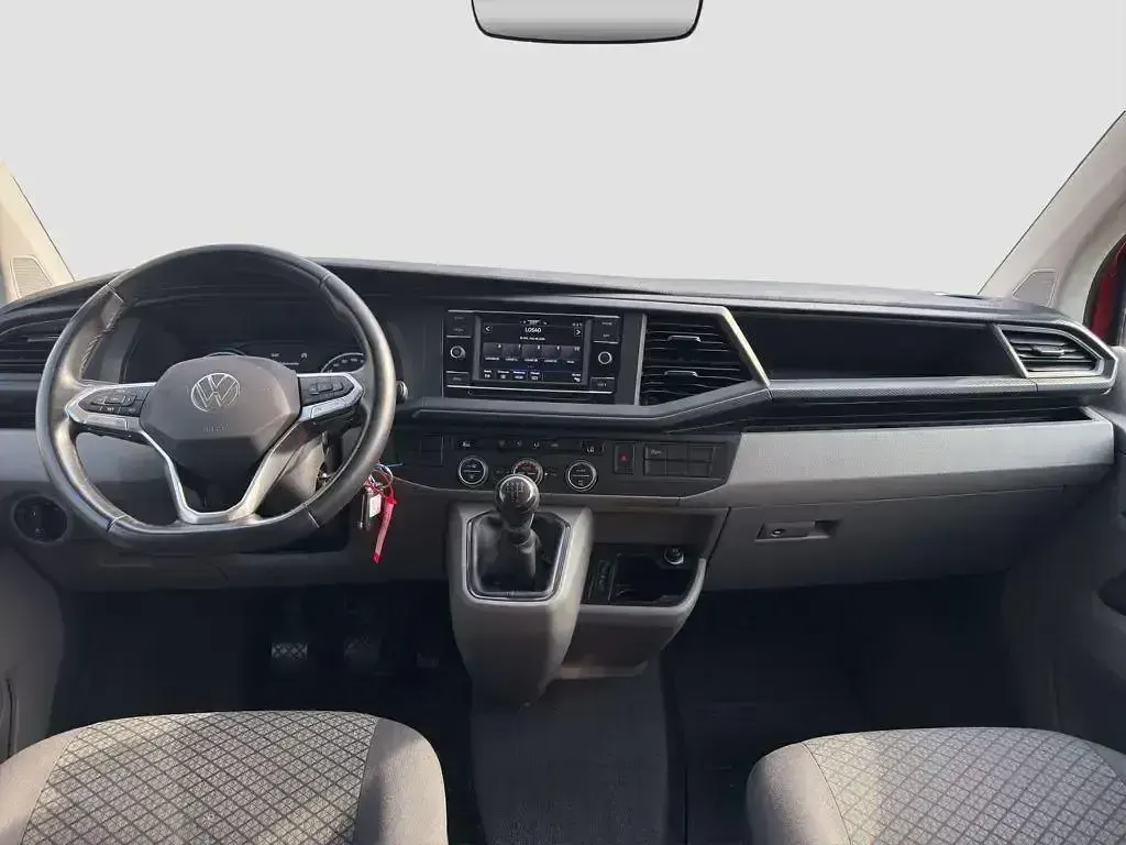 Usado VW Caravelle 110 CV (80 kW) 2022 Rojo Van