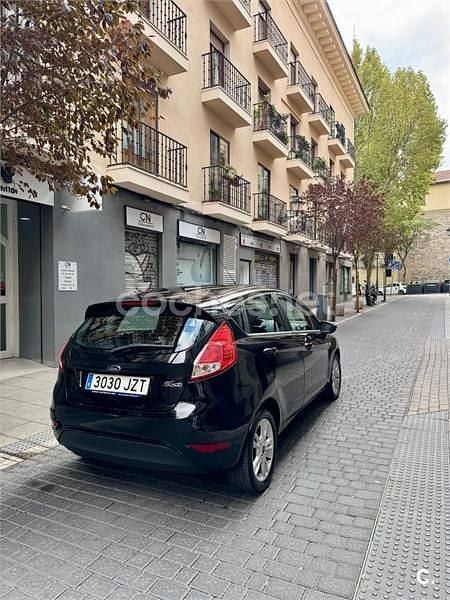 Usado Ford Fiesta Trend 82 CV (60 kW) 2017 Negro Berlina