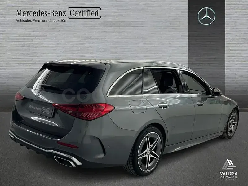 Usado Mercedes C200 163 CV (119 kW) 2022 Gris / plata Familiar