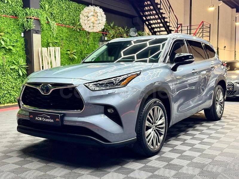 Usado Toyota Highlander Luxury 246 CV (180 kW) 2021 Gris / plata SUV