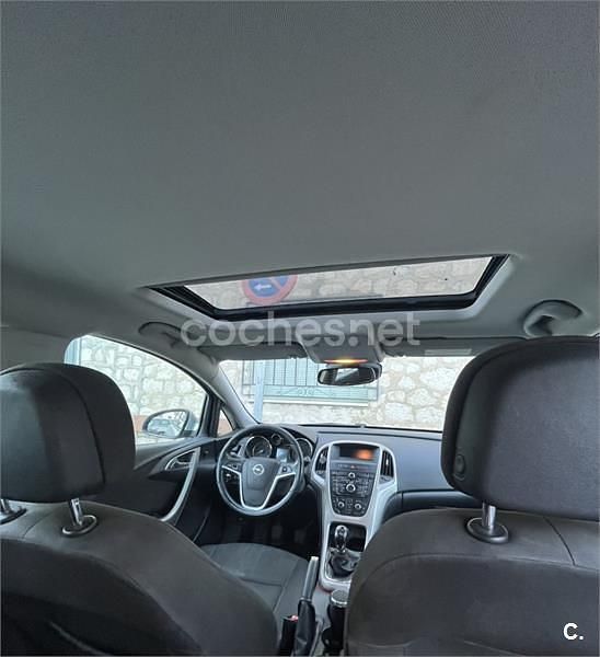 Usado Opel Astra Sport 110 CV (80 kW) 2011 Gris / plata Berlina