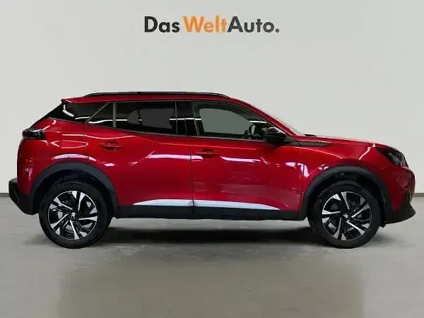 Usado Peugeot 2008 Allure 131 CV (96 kW) 2022 Rojo SUV