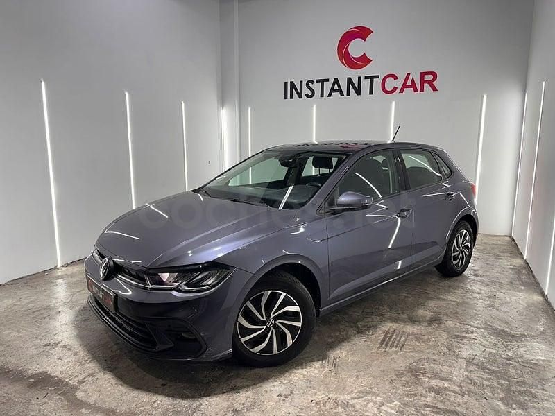 Usado VW Polo Life 95 CV (69 kW) 2023 Gris / plata Utilitario