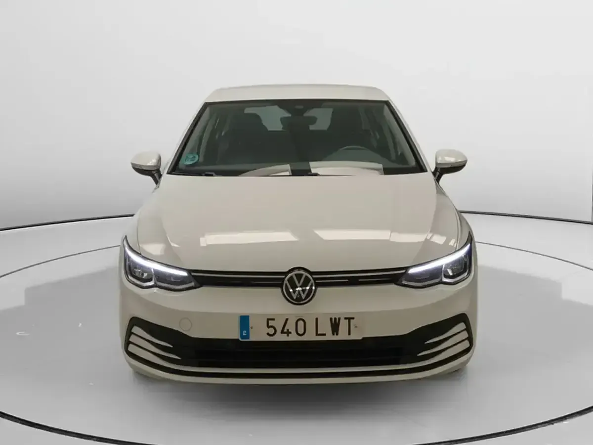 Usado VW Golf VIII 116 CV (85 kW) 2022 Blanco Berlina