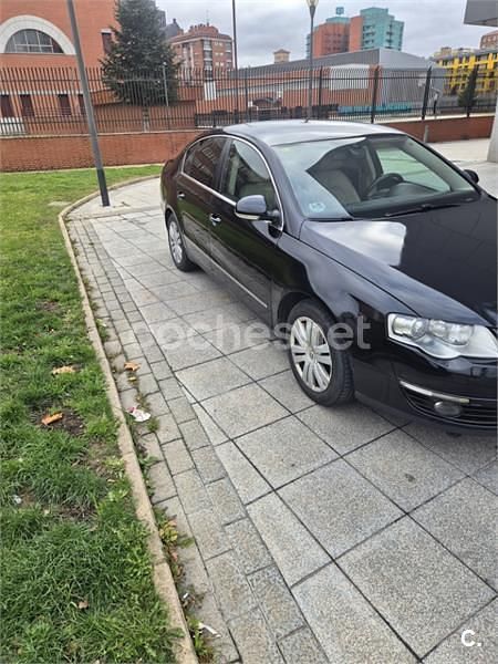Usado VW Passat Highline 140 CV (102 kW) 2009 Negro Berlina