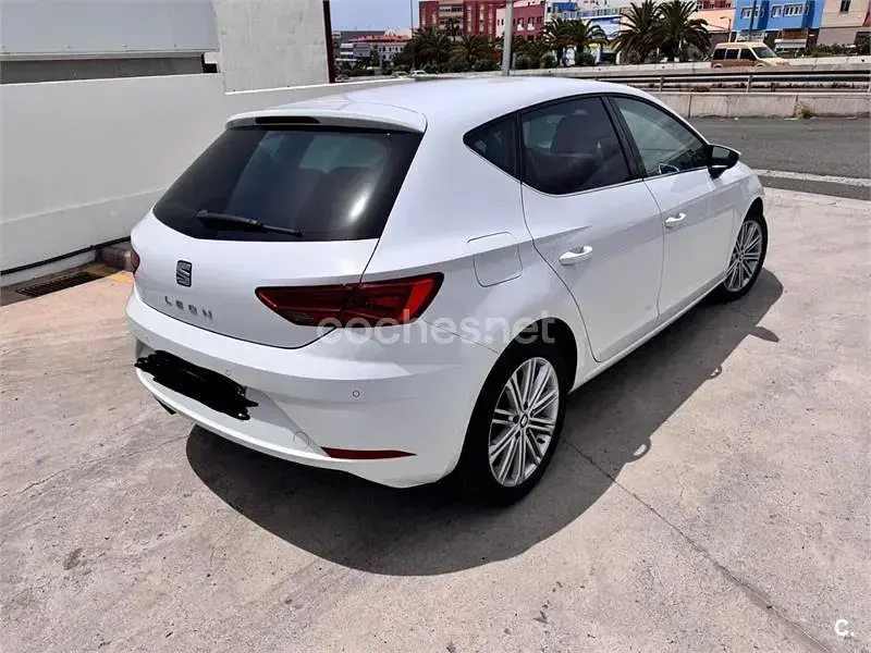 Usado Seat Leon XCELLENCE 150 CV (110 kW) 2018 Blanco Berlina