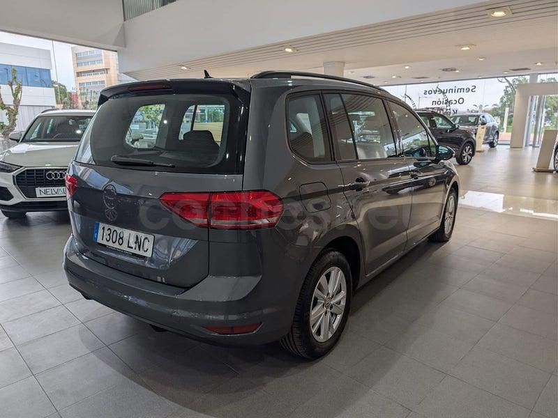 Usado VW Touran Business 115 CV (84 kW) 2021 Gris / plata Monovolumen