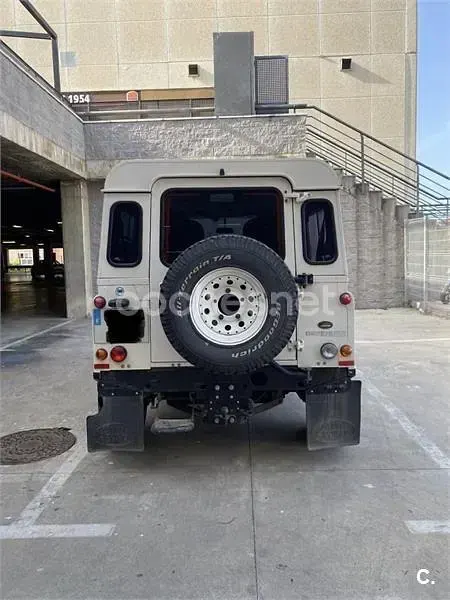Usado Land Rover Defender SE 122 CV (89 kW) 2008 Gris / plata Familiar