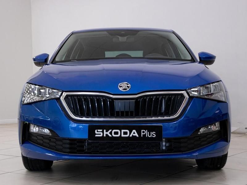Usado Skoda Scala Ambition 95 CV (69 kW) 2023 Azul Utilitario