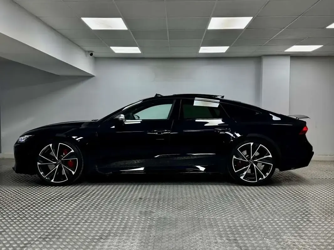 Usado Audi RS7 Sportback Advanced 600 CV (441 kW) 2023 Negro Utilitario