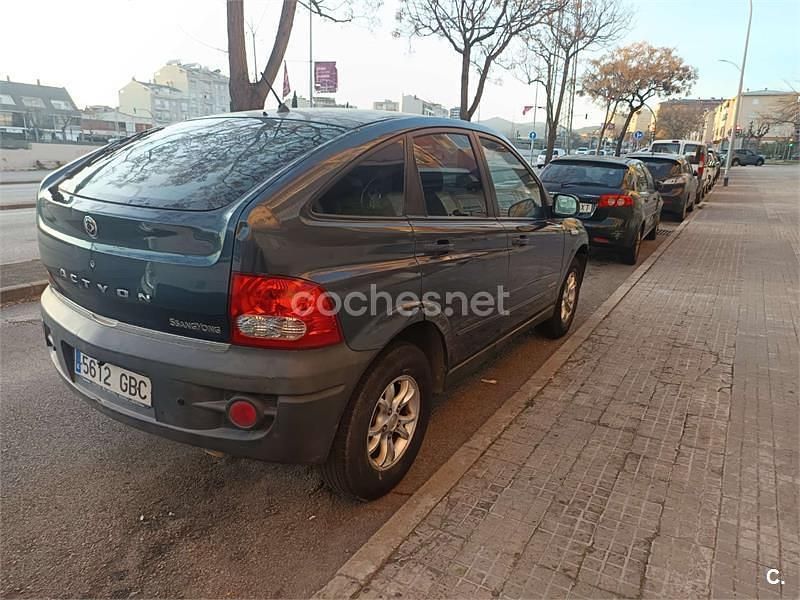 Usado Ssangyong (KGM) Actyon 141 CV (103 kW) 2008 Gris / plata SUV