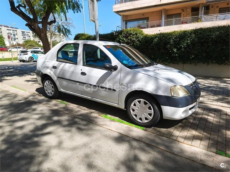 Usado Dacia Logan Lauréate 75 CV (55 kW) 2006 Blanco Berlina