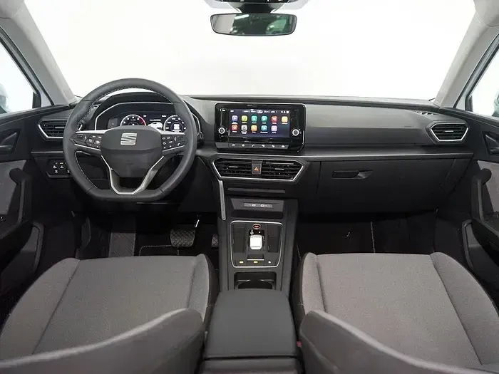Usado Seat Leon Style 150 CV (110 kW) 2024 Blanco
