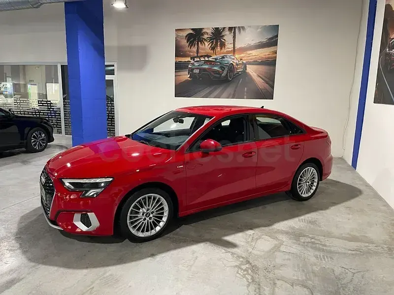 Usado Audi A3 Advanced Plus 150 CV (110 kW) 2021 Rojo Berlina