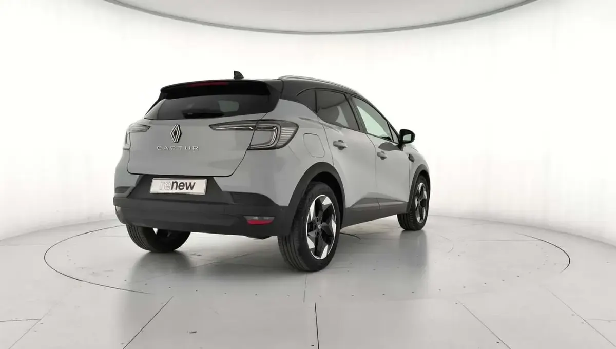 Usado Renault Captur Techno 101 CV (74 kW) 2025 Gris SUV