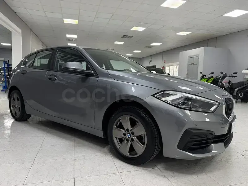 Usado BMW 116 116 CV (85 kW) 2023 Gris / plata Utilitario