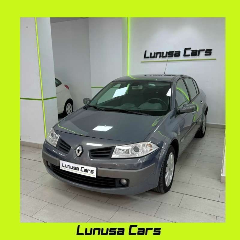 Gris Usado 2007 Renault Mégane GrandTour Dynamique Familiar | 4990 € (Un poco caro) - Imagen 1/4