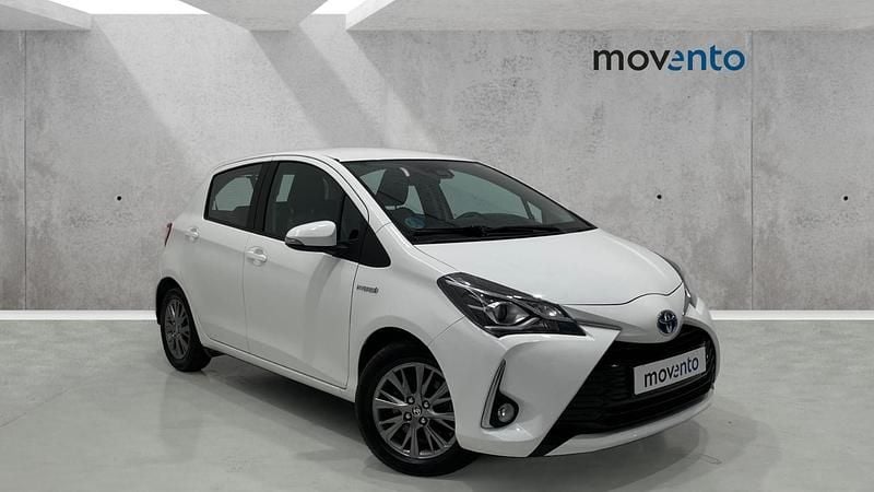 Blanco Usado 2019 Toyota Yaris Hybrid Active Berlina | 12.990 € (Buen precio) - Imagen 1/4
