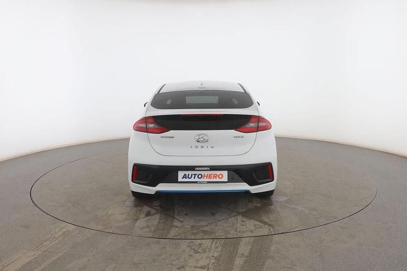 Usado Hyundai Ioniq Style 141 CV (103 kW) 2019 Blanco Utilitario