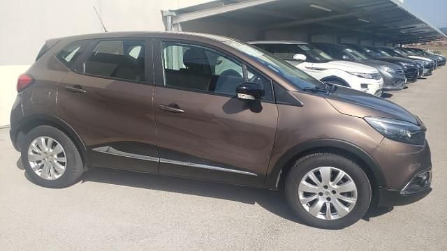 Usado Renault Captur 90 CV (66 kW) 2015 Marrã³n SUV