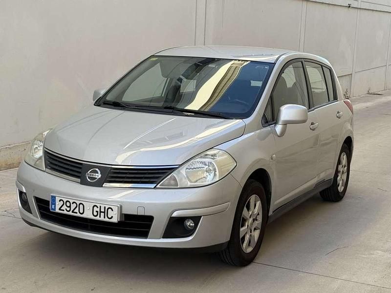 Usado Nissan Tiida Tekna 110 CV (80 kW) 2008 Gris / plata Utilitario