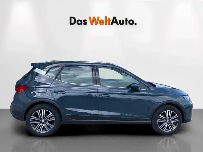 Usado Seat Arona FR 115 CV (84 kW) 2025 Azul SUV