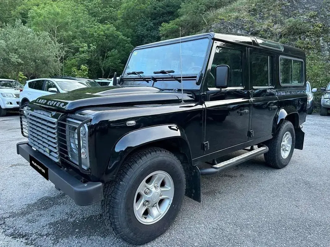 Usado Land Rover Defender SE 122 CV (89 kW) 2007 Negro Familiar