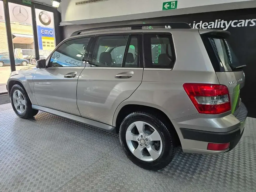 Usado Mercedes GLK220 170 CV (125 kW) 2009 Beige SUV