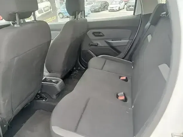 Käytetty Dacia Duster Ambiance 115 HP (84 kW) 2018 Valkoinen Viistoperä