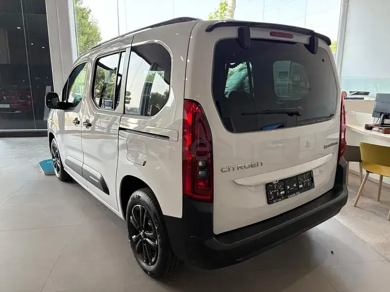Nuevo Citroën Berlingo 100 CV (73 kW) 2026 Blanco Monovolumen