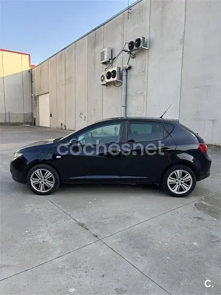 Usado Seat Ibiza Reference 90 CV (66 kW) 2010 Negro Berlina