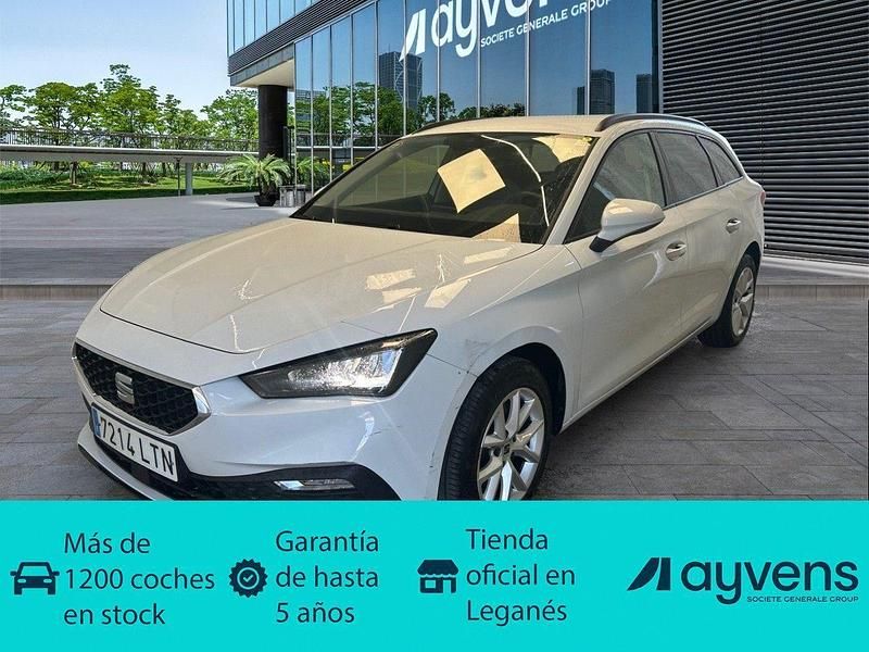 Usado Seat Leon Style 116 CV (85 kW) 2021 Blanco Familiar
