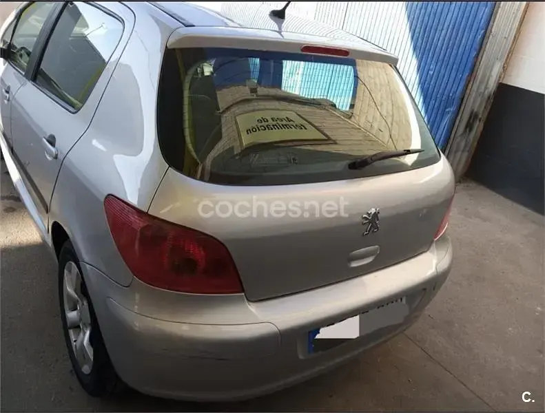 Usado Peugeot 307 110 CV (80 kW) 2003 Gris / plata Berlina
