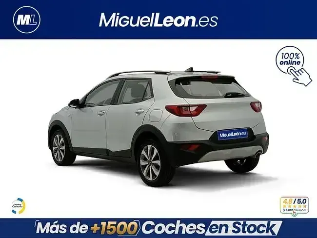 Usado Kia Stonic Active 100 CV (73 kW) 2025 Gris / plata SUV