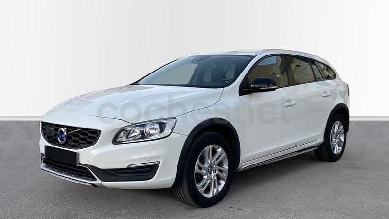 Usado Volvo V60 CC Momentum 150 CV (110 kW) 2017 Blanco Familiar
