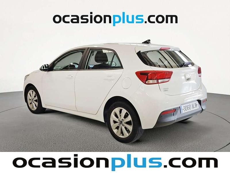 Usado Kia Rio 101 CV (74 kW) 2023 Blanco Utilitario