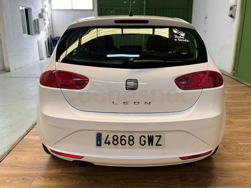 Usado Seat Leon Style 105 CV (77 kW) 2010 Blanco Utilitario
