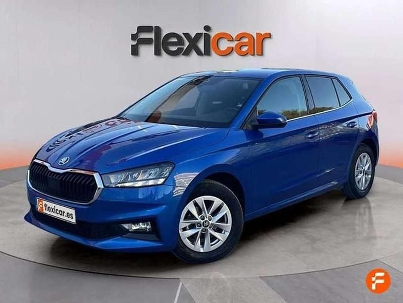 Usado Skoda Fabia 95 HP (69 kW) 2025 Azul Citadino