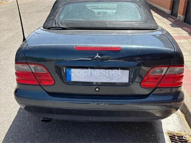 Usado Mercedes CLK200 Elegance 136 CV (100 kW) 1999 Negro Descapotable