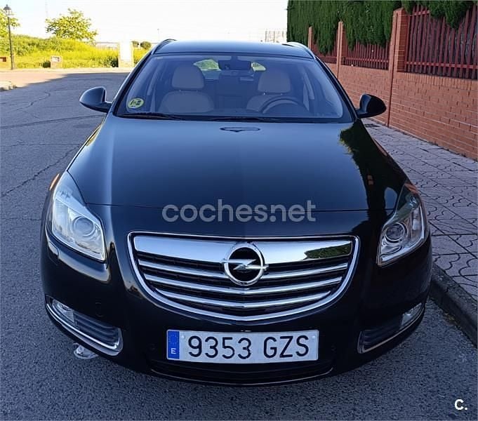 Usado Opel Insignia Edition 160 CV (117 kW) 2010 Negro Familiar