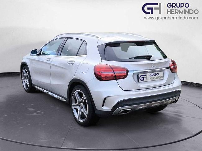 Usado Mercedes GLA200 Advantage 136 CV (100 kW) 2020 Gris SUV