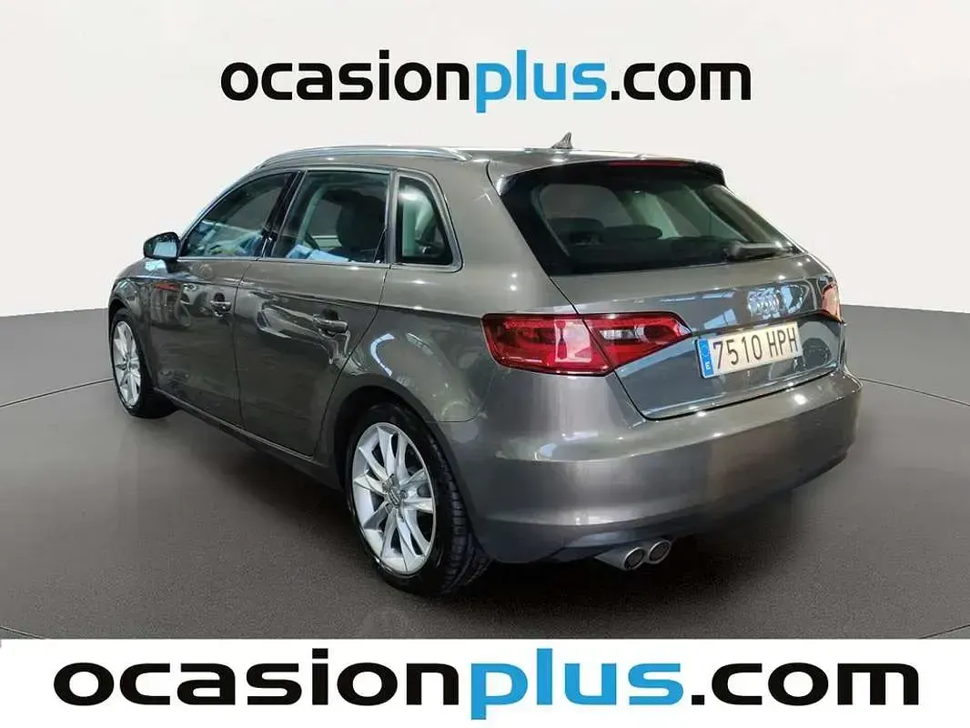 Usado Audi A3 Sportback Ambition 179 CV (131 kW) 2013 Gris Utilitario