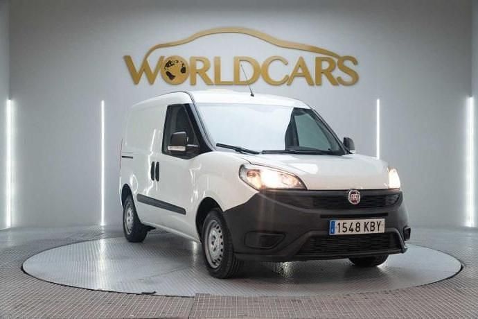 Usado Fiat Doblò 95 CV (69 kW) 2017 Blanco Monovolumen