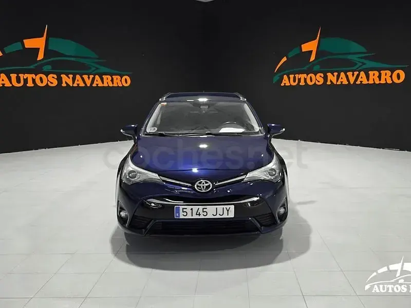 Usado Toyota Avensis Executive 143 CV (105 kW) 2015 Azul Familiar
