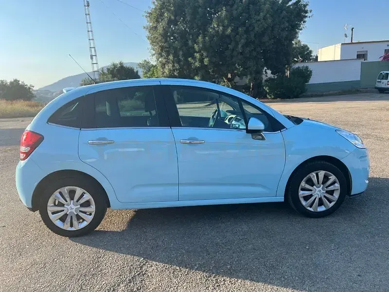 Usado Citroën C3 Exclusive 70 CV (51 kW) 2011 Azul Berlina